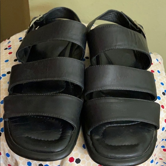 hugo boss men's leather sandals